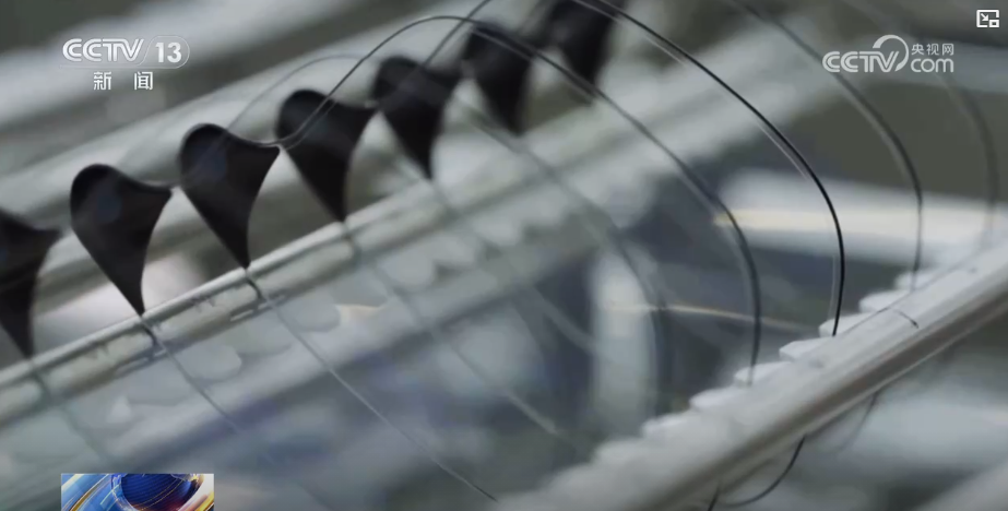 广东智能眼镜如何“玩转”纳米世界开元棋牌“工作搭子”升级了！看(图6)